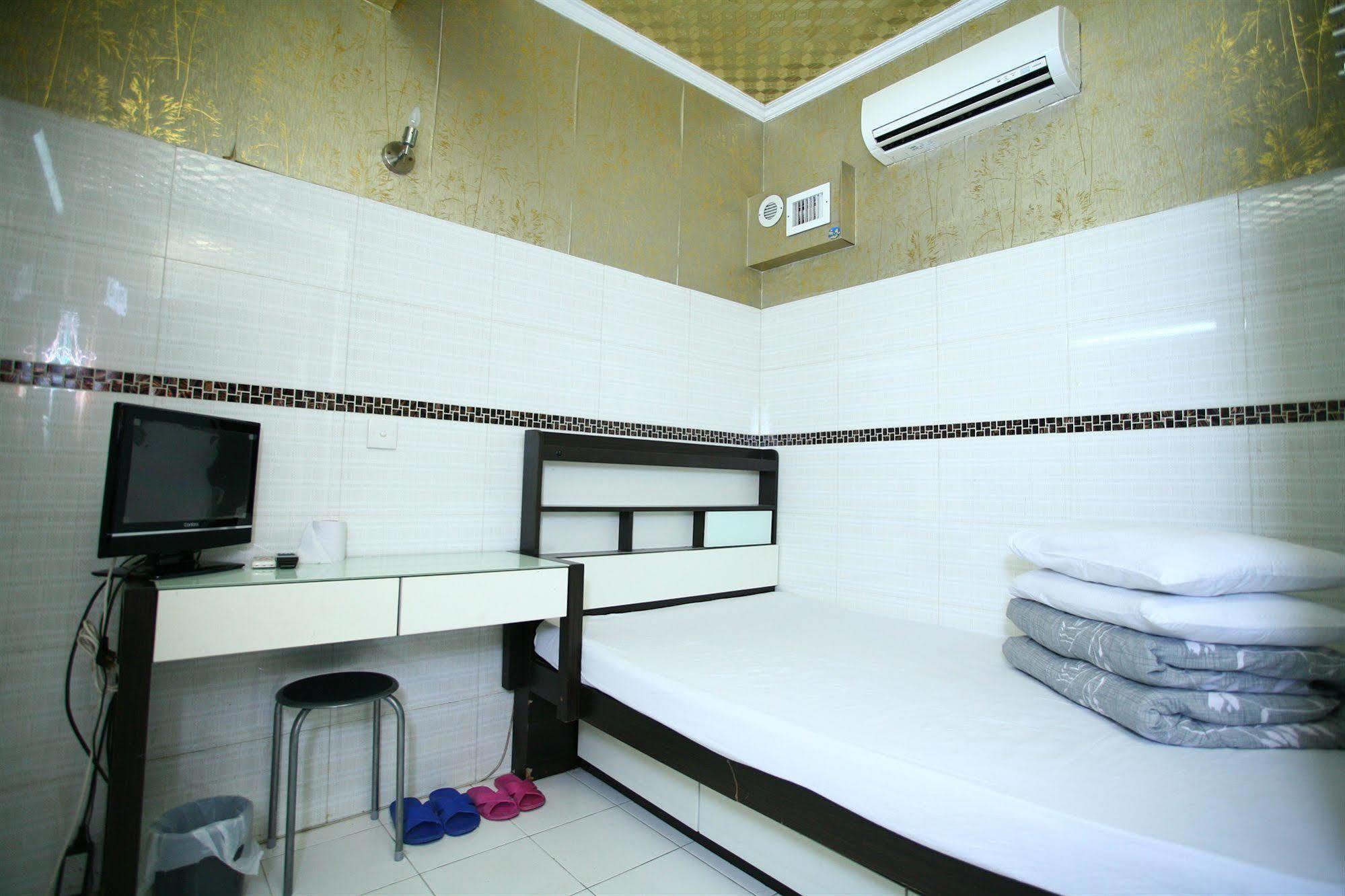 H K Commercial Inn Kowloon  Buitenkant foto